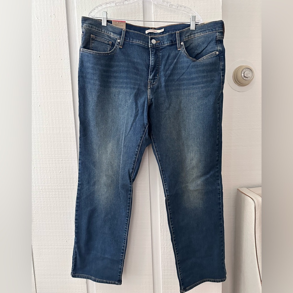 LEVI’S 314 SHAPING STRAIGHT WOMEN'S JEANS